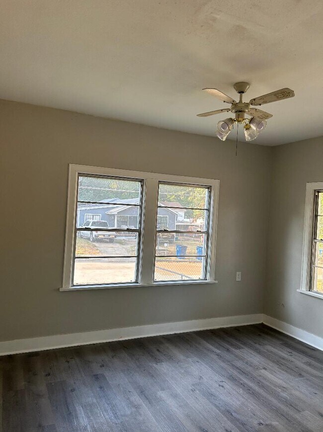 616 Riverside Dr unit 616A, Kilgore, TX 75662 - photo 7