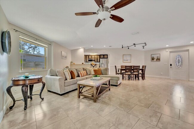 2529 Croton Ave unit ID1366627P, Sarasota, FL 34239 - photo 4