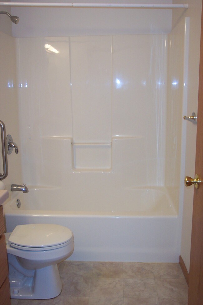 627 Mary Kay Ave unit a, Tomah, WI 54660 - photo 4