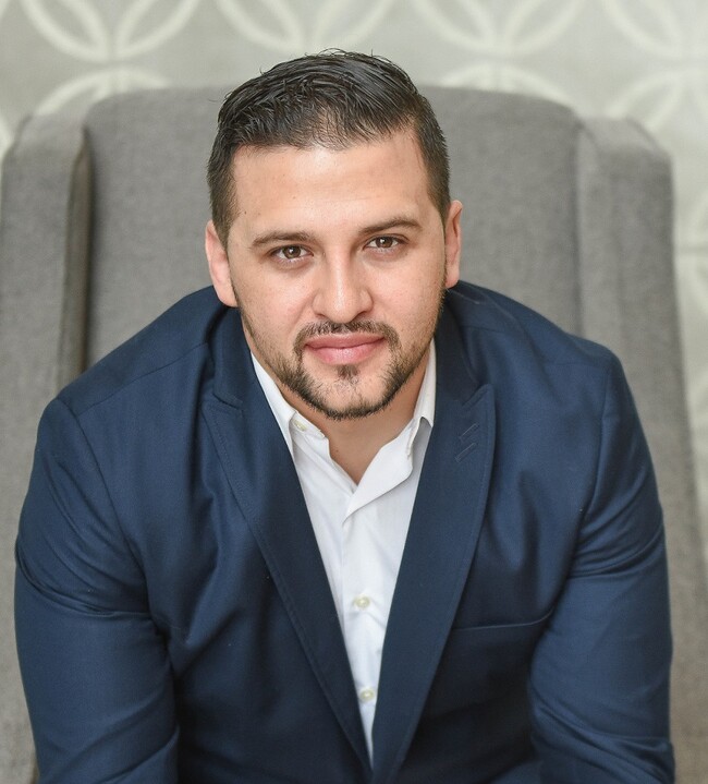 Agent Photo