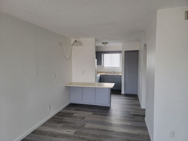 2140 Riviera Blvd unit 4, Bullhead City, AZ 86442 - photo 3