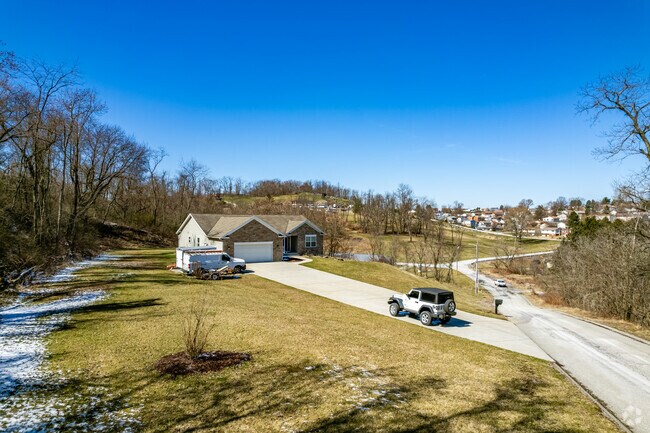 The homes in Port Vue have large front and back yards.