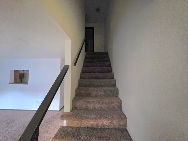 233 SW Walnut Ave unit 233-2, Dallas, OR 97338 - photo 4