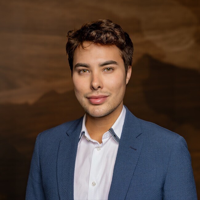 Agent Photo