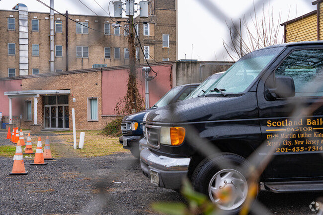 The TET Christian Academy has a large parking lot, making drop off and pickup a simple process.