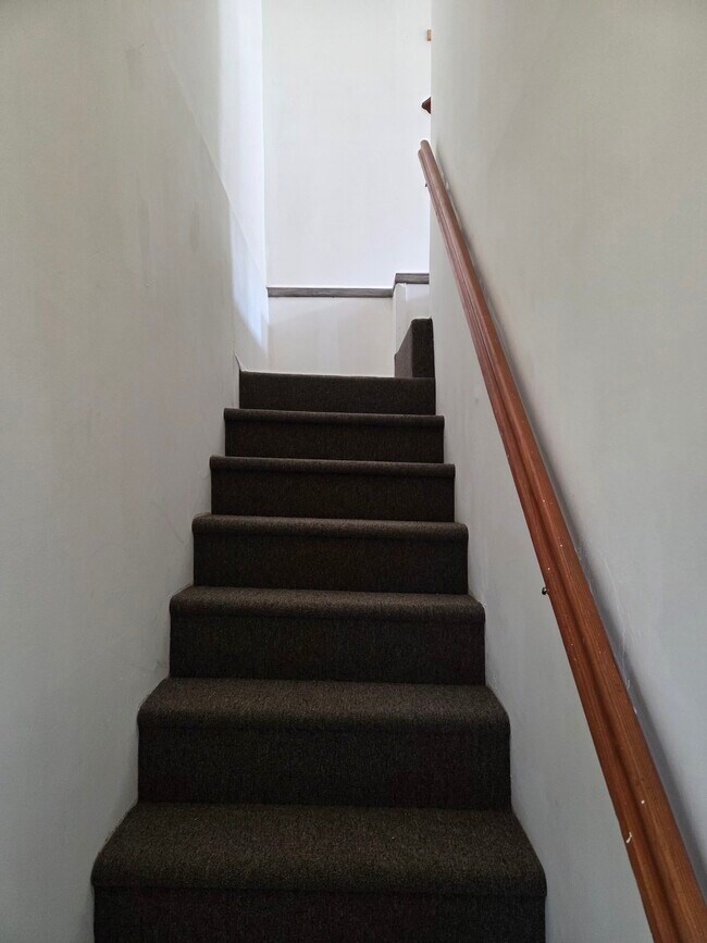 23836 148th Dr Unit Second floor, Rosedale, NY 11422