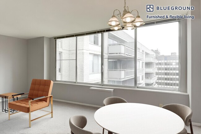 2111 Richmond Hwy unit ID8428A, Arlington, VA 22202 - photo 2