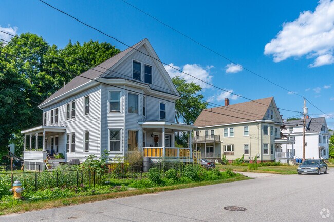 Massive colonial foursquare homes adorn the streets of Pleasantdale.