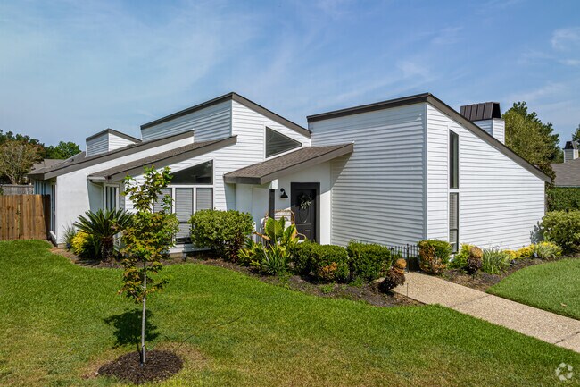Modern homes are a popular option in the Oak Hills Place neighborhood.