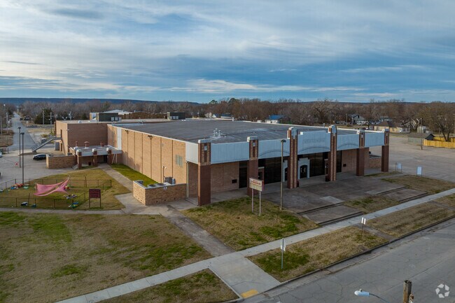 Children are offered a great education at Okmulgee high school.