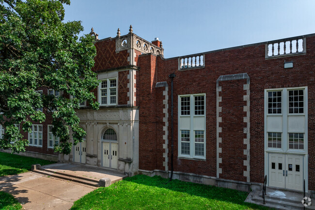 Longfellow Elementary School