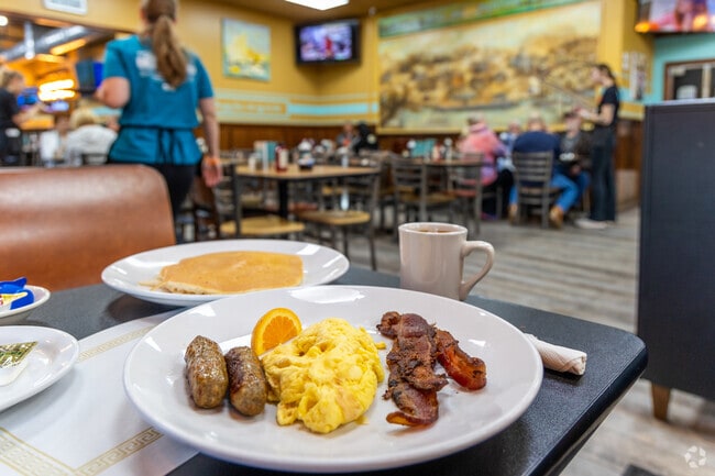 The Quad City Pancake House is the perfect place for Broadway residents to start their days.