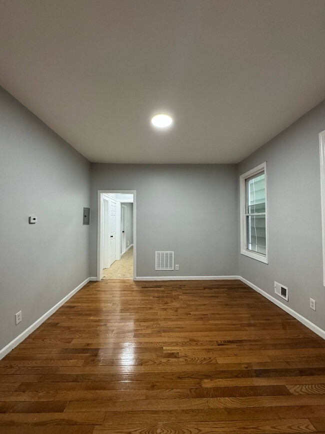 186 S 10th St, Newark, NJ 07107