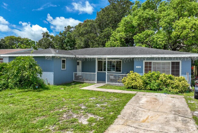 Ranch style houses are ubiquitous in Daytona Pines.