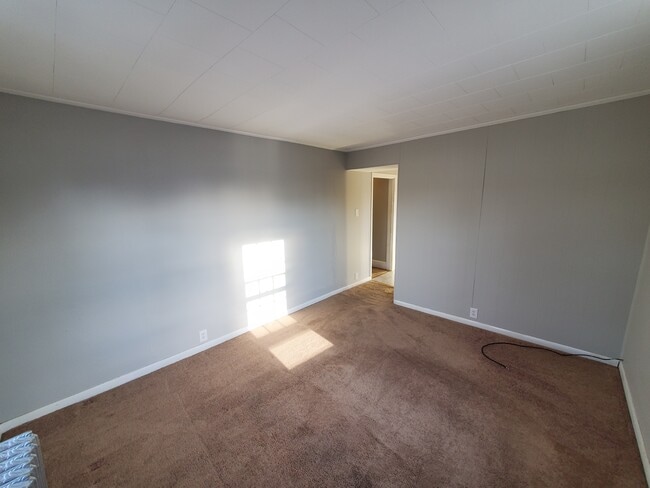 396 W Clements Bridge Rd unit 2, Runnemede, NJ 08078 - photo 3