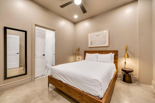 505 E Travis St unit ID1267137P, San Antonio, TX 78205 - photo 2