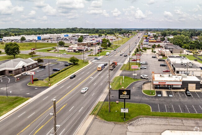 Wilma Rudolph Boulevard is Glen Ellen Landing's commercial hub.