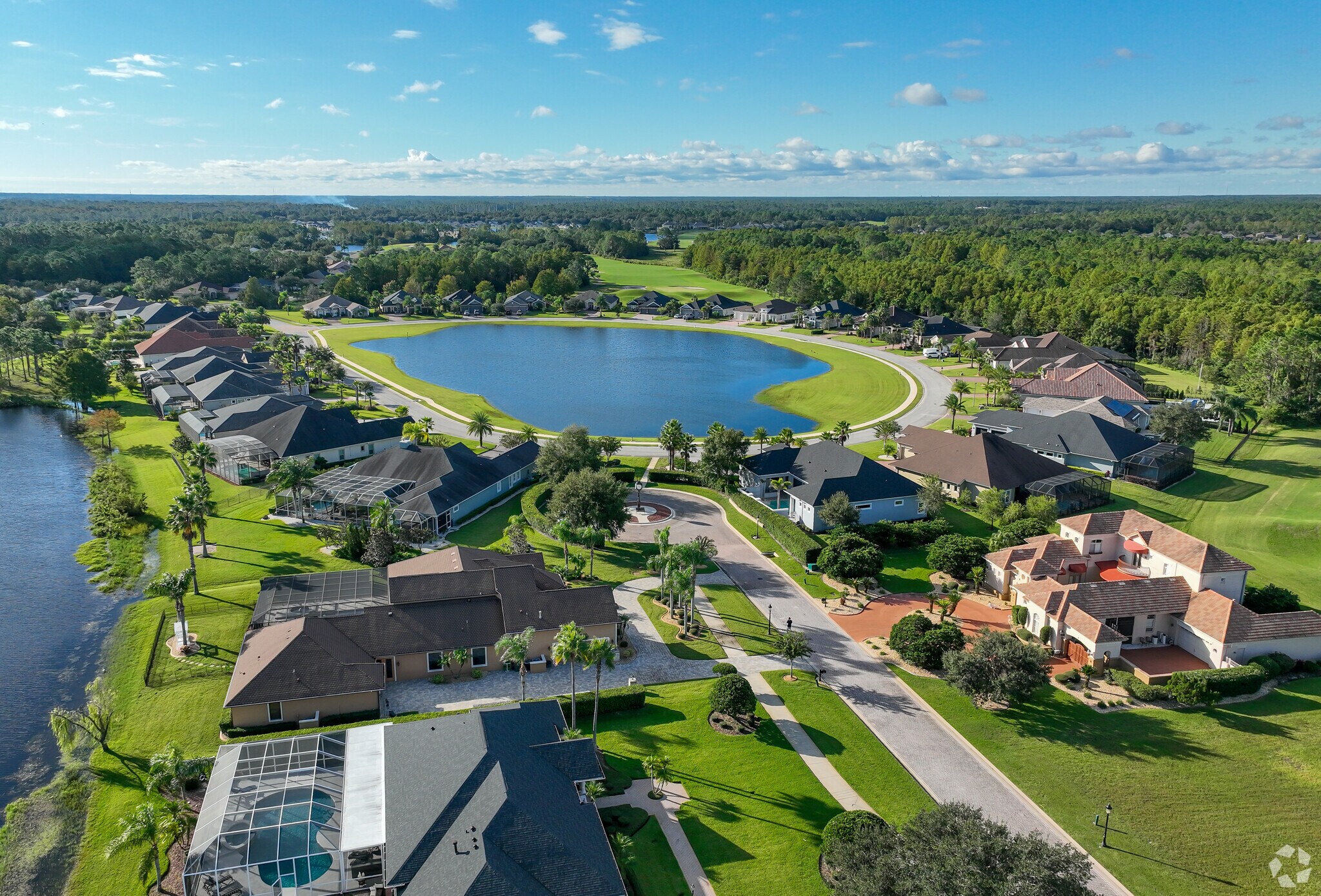Several small bodies of water are located throughout LPGA International in Lionspaw.