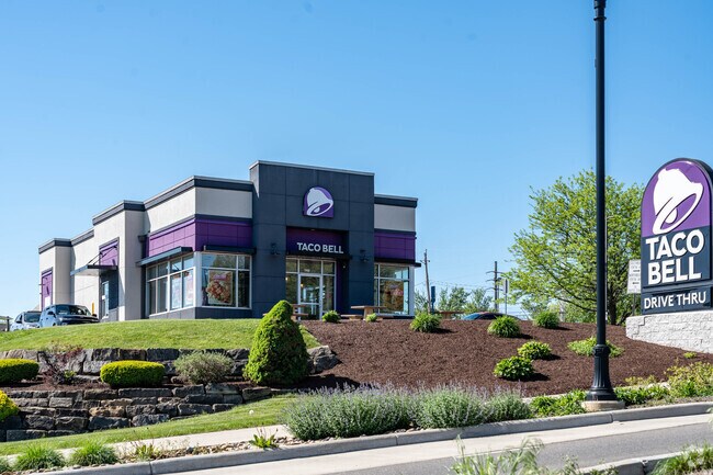 Fast food dining at Taco Bell in Arlington.