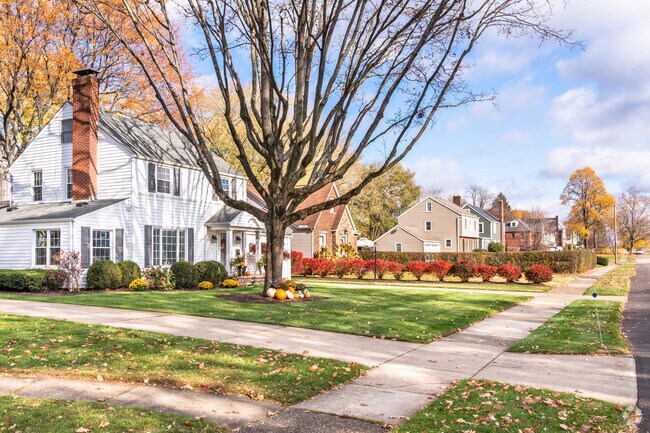 Well manicured lawns and landscaping are typical in the Market Heights neighborhood.