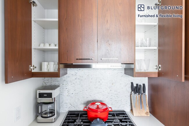 28 K St SE unit FL12-ID146, Washington, DC 20003 - photo 5