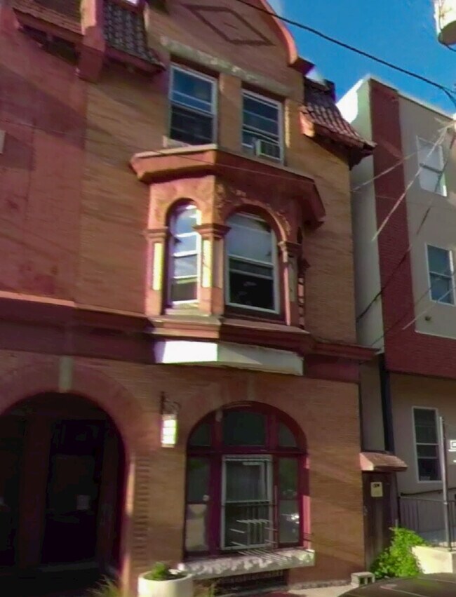 3839 Hamilton St unit 3, Philadelphia, PA 19104 - photo 2