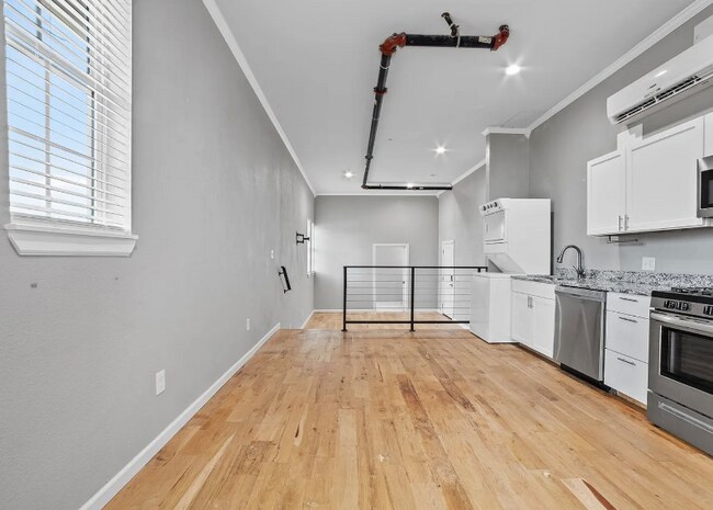 2714 E 15th St unit 4, Tulsa, OK 74104 - photo 2