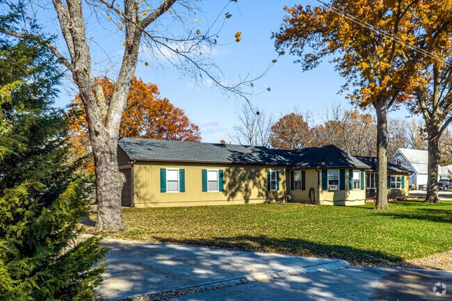 Richards Gebaur ranch-style homes are surrounded by nature.