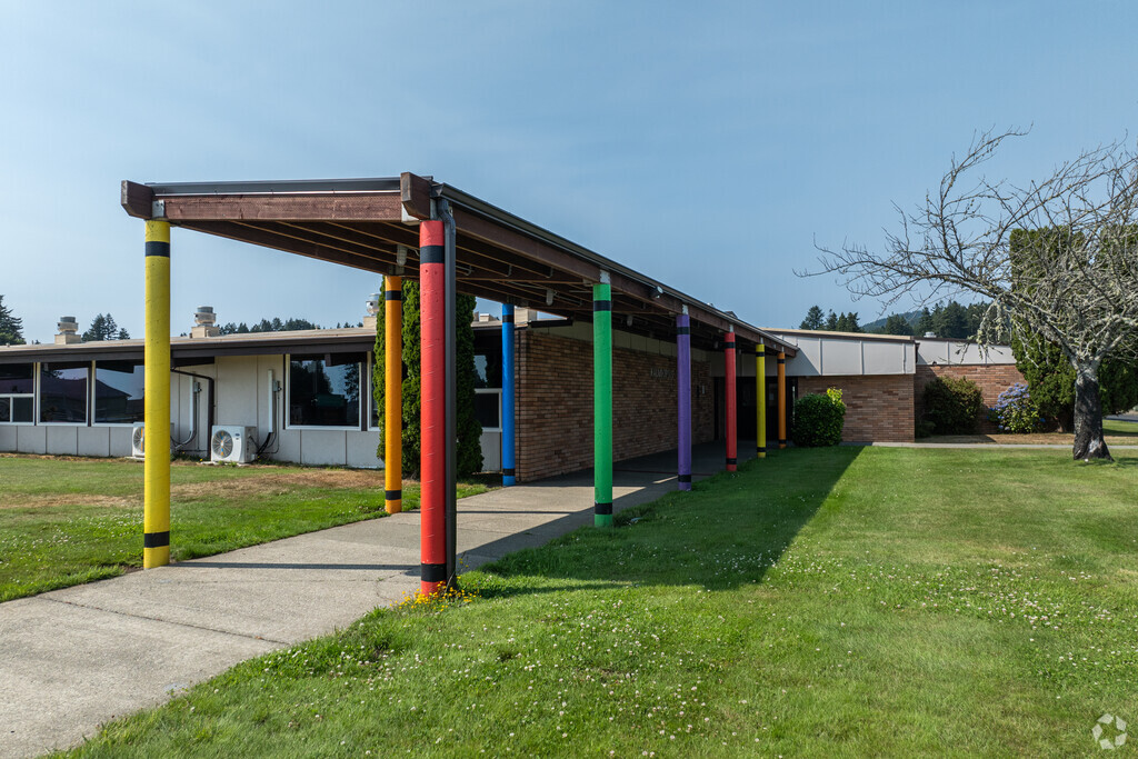 Kalmiopsis Elementary School is a public elementary school in Brookings Oregon.