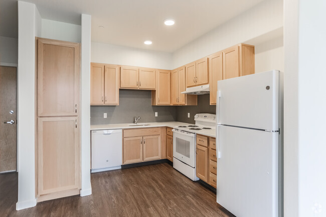 1BR, 1BA - 534SF