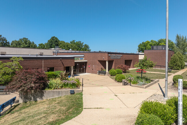 The student to teacher ratio at Wren Hollow Elementary is 15 to 1.