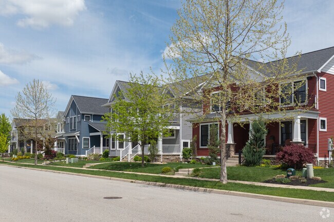 Townhome and foursquare style homes are common in Howard Park-East Bank.