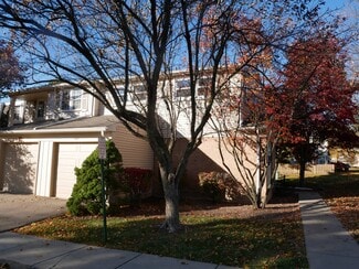 5082 Buckingham Pl Dr, Troy, MI 48098