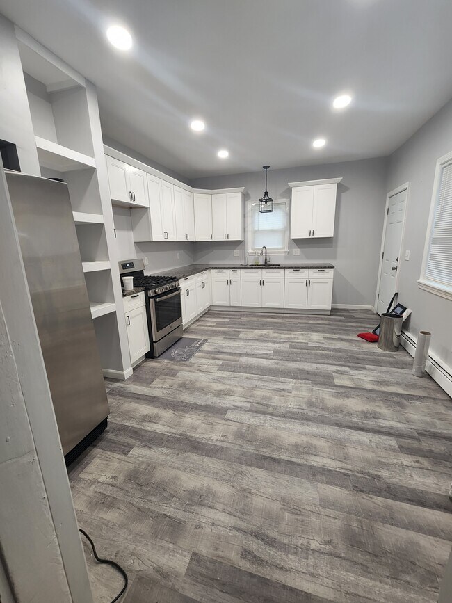 175 Abbott St unit 175-1, Lawrence, MA 01843 - photo 6