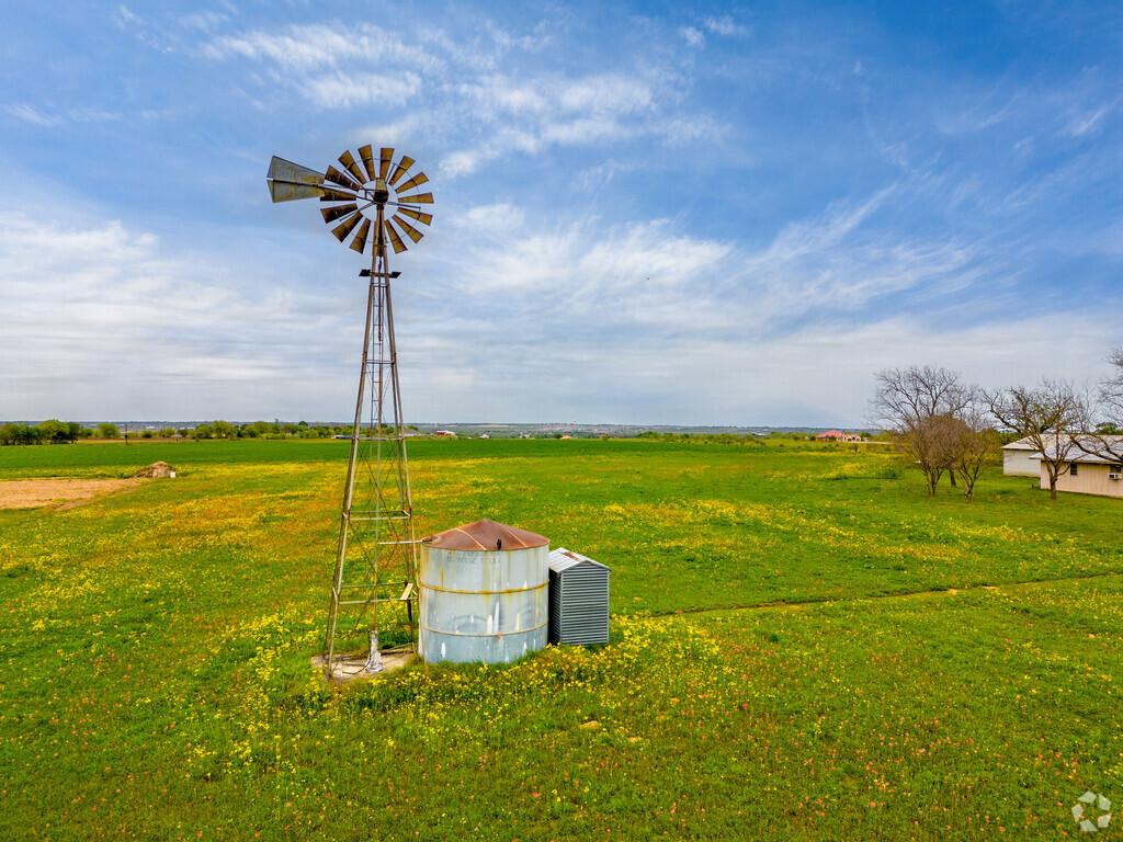 859 Barnacle Ct, Adkins, TX 78101 | Homes.com