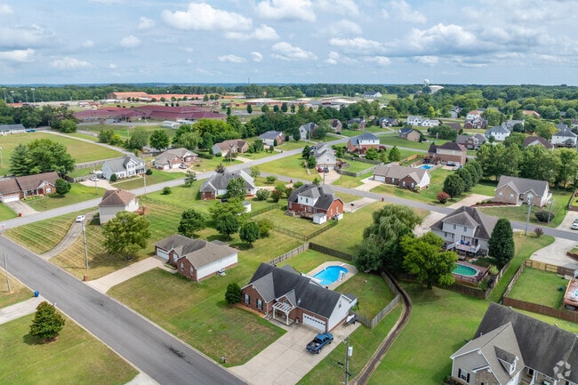 Page Estates is in close proximity to Rossview Elementary.