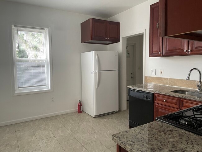 79 Broad St unit 1, Perth Amboy, NJ 08861 - photo 2