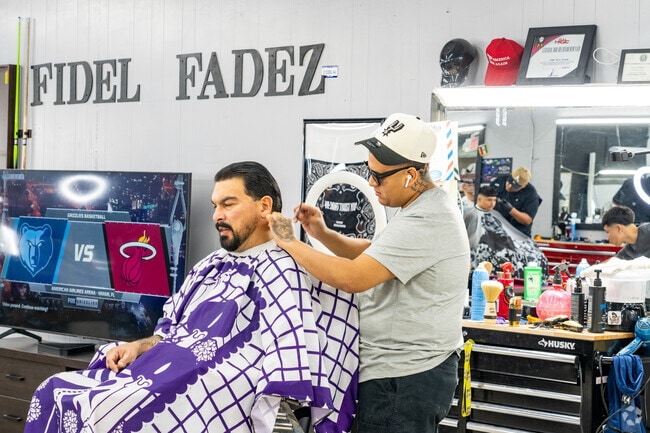 Fidel Fadez offers fresh and the latest trending haircuts in the San Benito area.