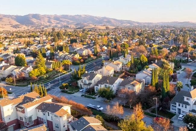 Mirassou Vineyards offers elegant homes in a picturesque San Jose setting.