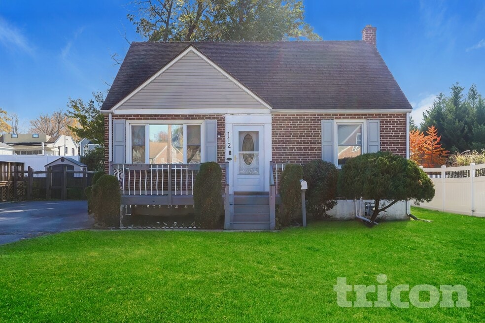 112 9th Ave, Folsom, PA 19033 - photo 1