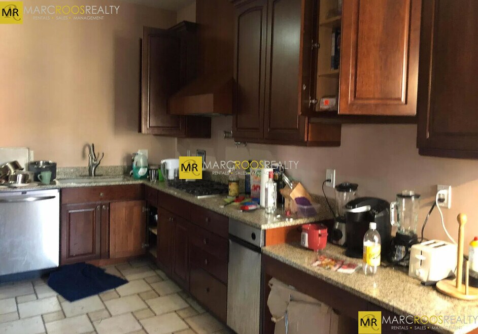 9 Strathmore Rd unit 2, Brookline, MA 02445 - photo 1