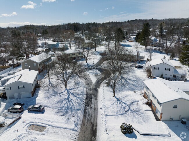 Homes in Vorheesville sit on cul de sacs.