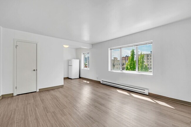 Uptown Arms & Manor, Portland, OR 97210 - photo 2