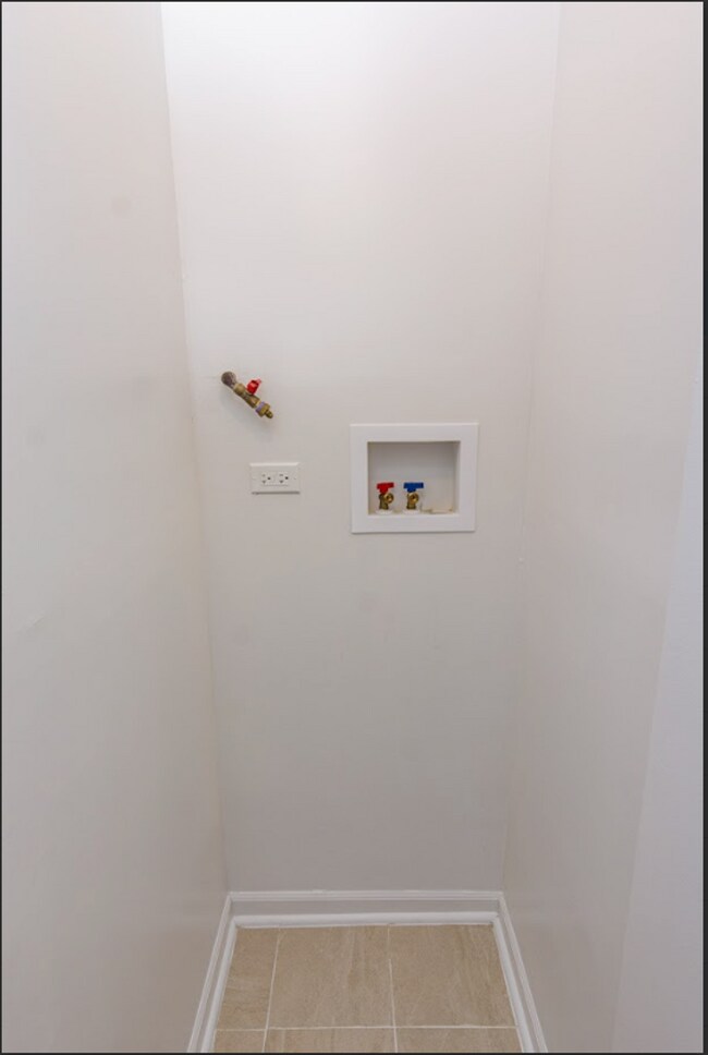 The Shore Residences  7350 S. Phillips Ave, Chicago, IL, Chicago, IL 60649 - photo 7