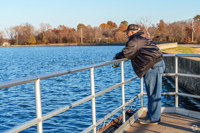 There are many places to fish for residents of North Ridge.