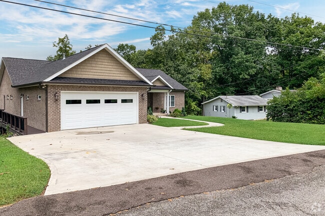 You can still find some ranch homes lining the waterfront in Big Ridge.