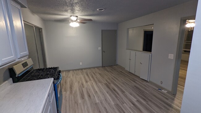 402 Hickory St, Noel, MO 64854 - photo 4