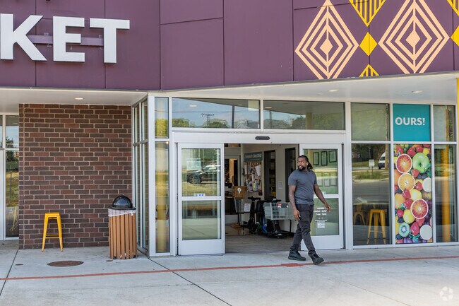 Locals in McCook Field can visit Gem City Market for all their grocery needs.
