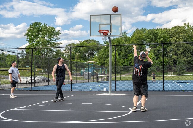 Shoot some hoops in Arden on the Severn at Waterbury Park.