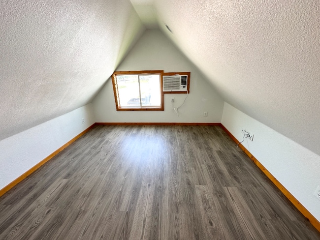 403 Free Timber Ln unit 108, Stockdale, TX 78160 - photo 3